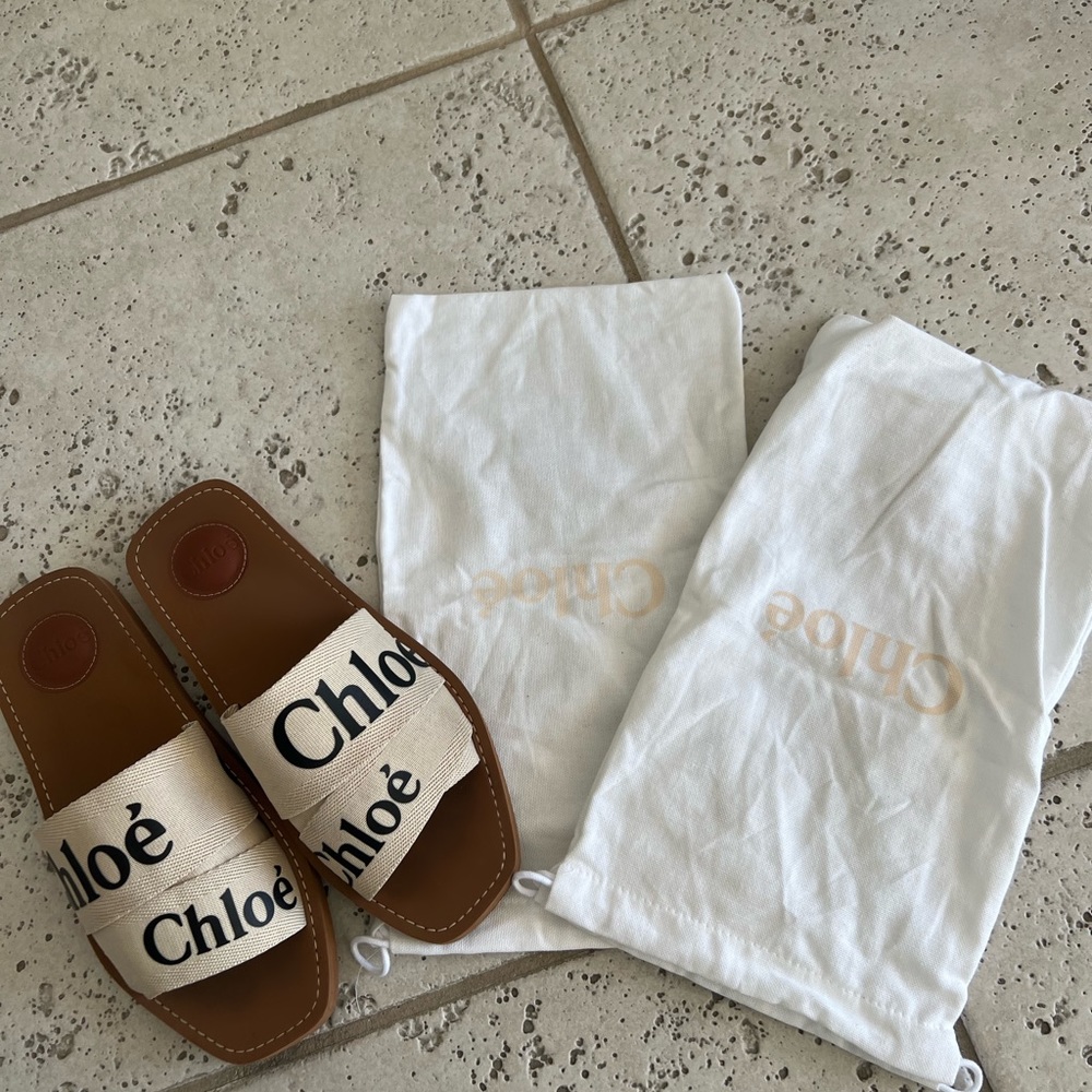 CHLOE Logo Slide Sandal